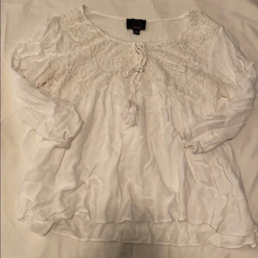 White flowy 3/4 sleeve shirt